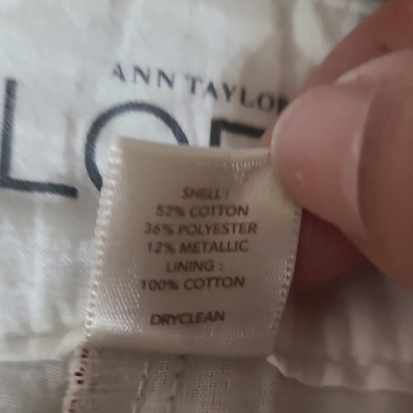 ANN TAYLOR LOFT Women's Elegant Cream/Gold Patterned Women Shorts - Size 12 - Picture 10 of 13